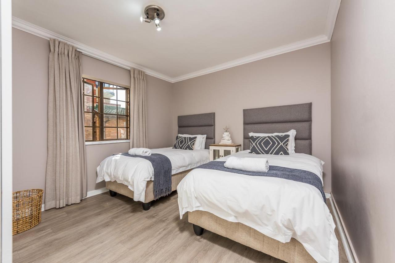 Beacon Wharf , George Hay 1 Holiday Accommodation Mossel Bay Bagian luar foto
