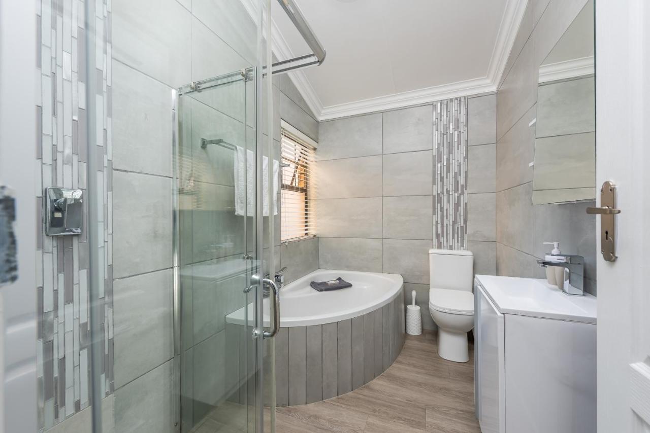 Beacon Wharf , George Hay 1 Holiday Accommodation Mossel Bay Bagian luar foto